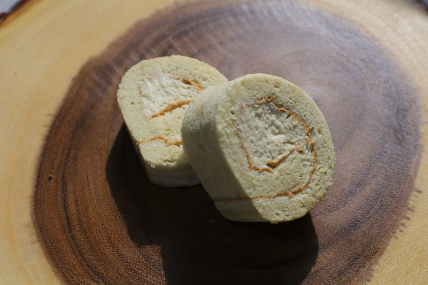 Chrysanthemum Goji Berries Roll Cake
